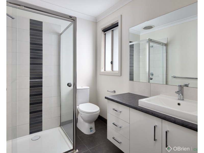 6/4 Hearn Street, Drouin VIC 3818