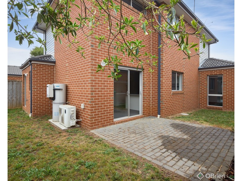 6/4 Hearn Street, Drouin VIC 3818