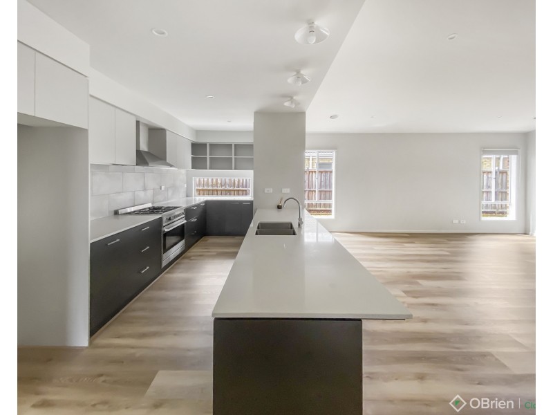 4 Winslow Crescent, Warragul VIC 3820