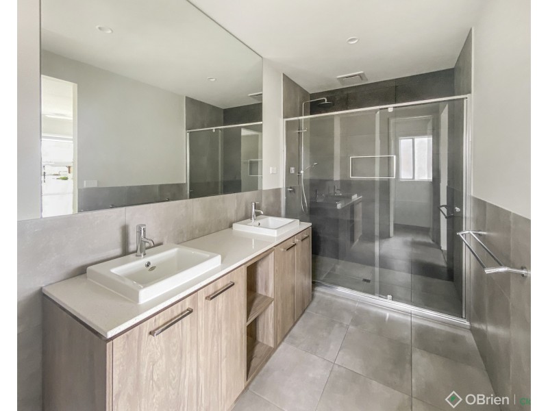 4 Winslow Crescent, Warragul VIC 3820