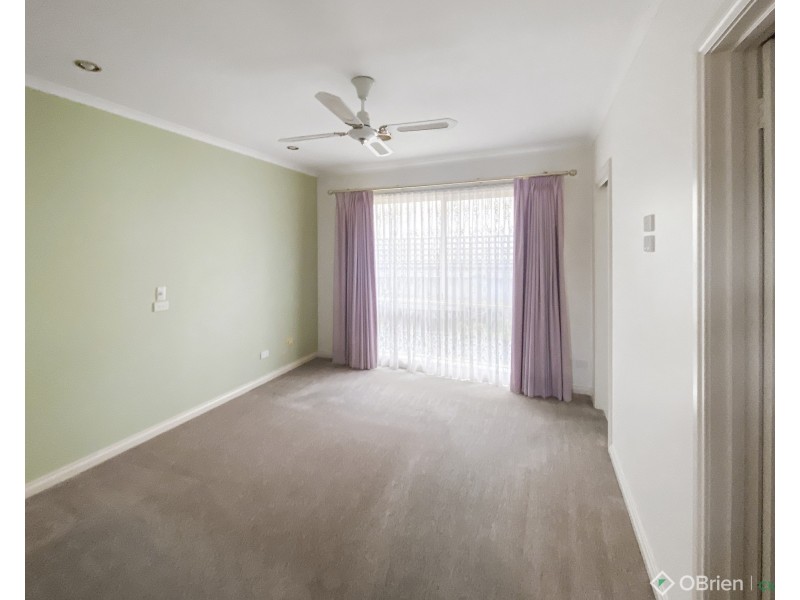 8 Kennedy Court, Newborough VIC 3825