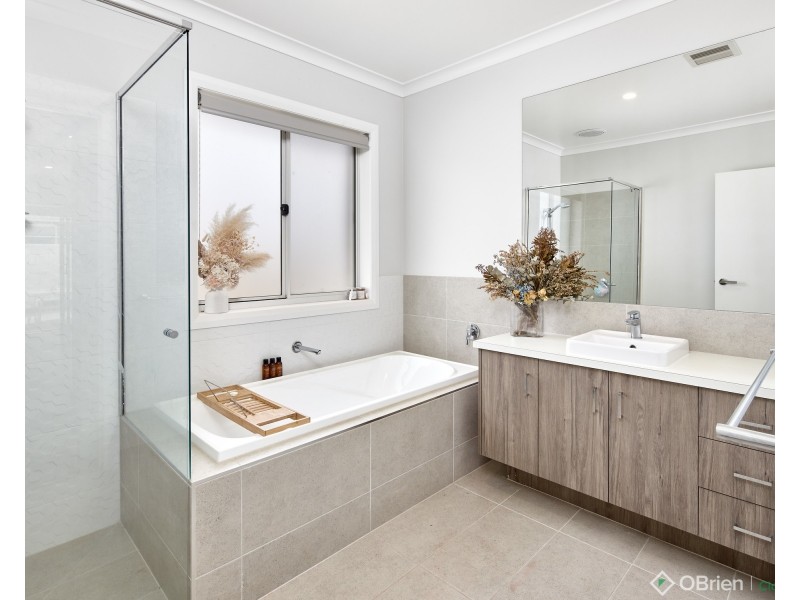 30 Twin Ranges Drive, Warragul VIC 3820