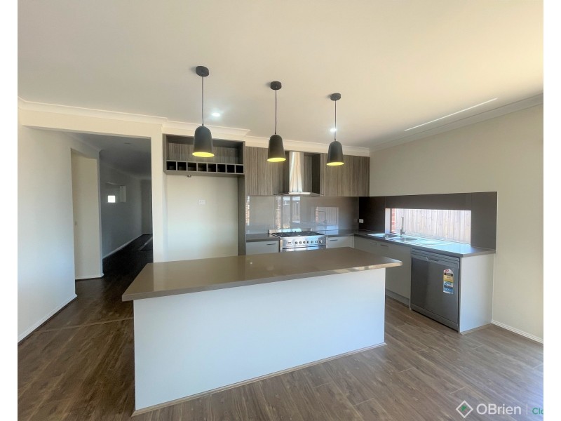13 Downton Street, Warragul VIC 3820