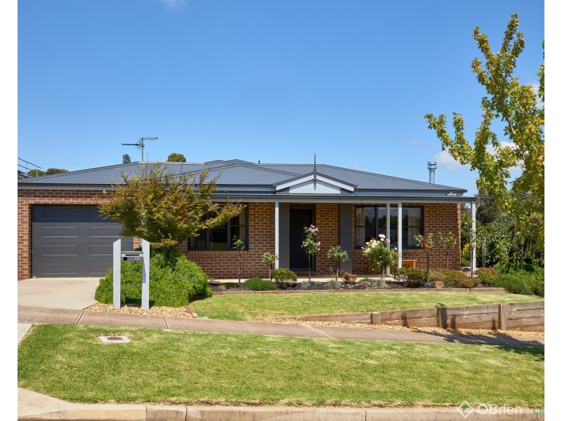 33 Cook Street, Drouin VIC 3818