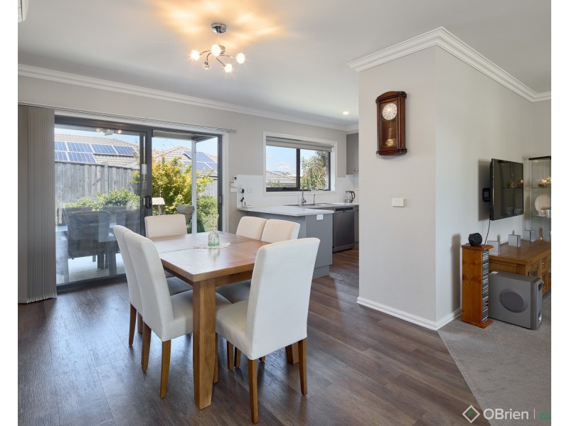 33 Cook Street, Drouin VIC 3818