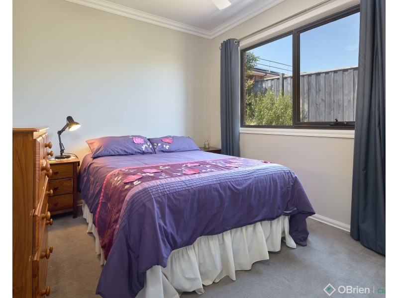 33 Cook Street, Drouin VIC 3818