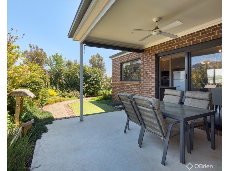 33 Cook Street, Drouin VIC 3818