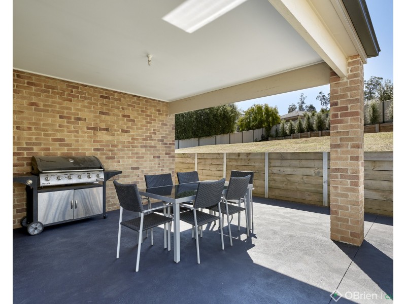 3 Valleyview Grove, Drouin VIC 3818