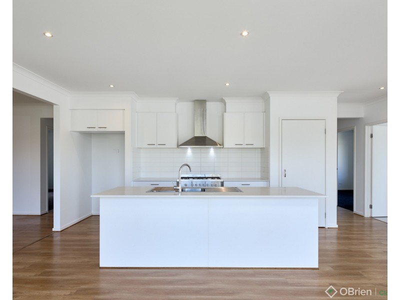 2 Cyathea Street, Drouin VIC 3818