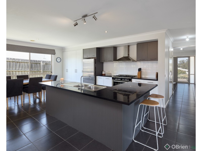 105 McNeilly Road, Drouin VIC 3818