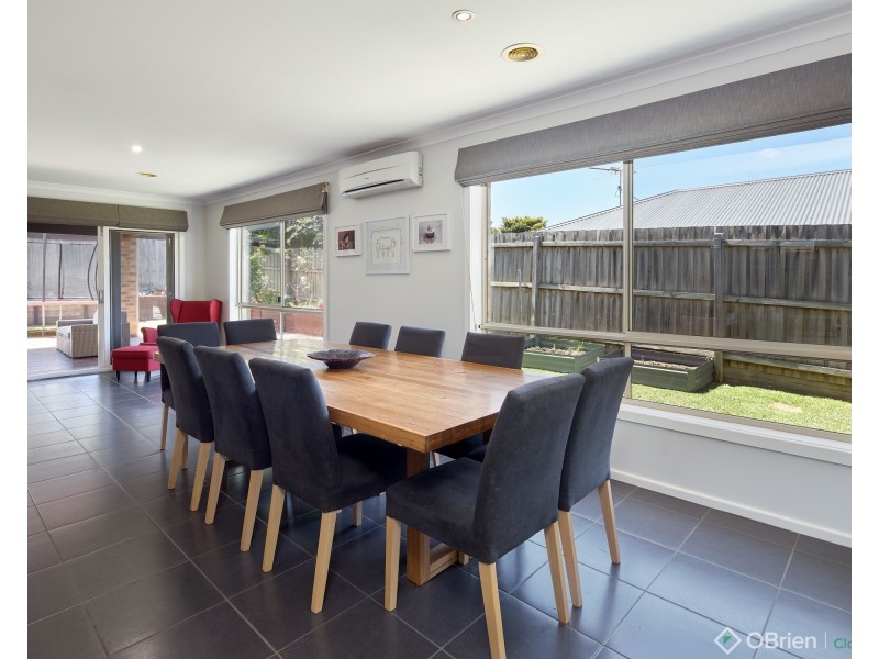 105 McNeilly Road, Drouin VIC 3818