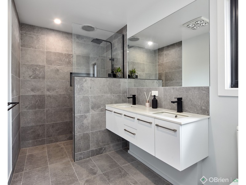 62 Lardner Road, Drouin VIC 3818