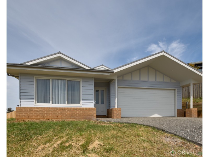 38 Jackson Drive, Drouin VIC 3818
