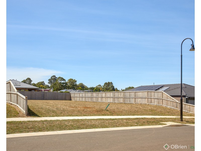 18 Mangrove Street, Warragul VIC 3820