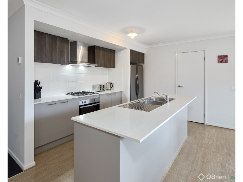 30 Meadowbrook Crescent, Warragul VIC 3820