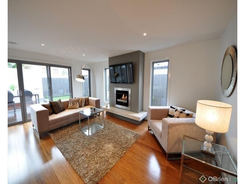 21 Caton Street, Warragul VIC 3820
