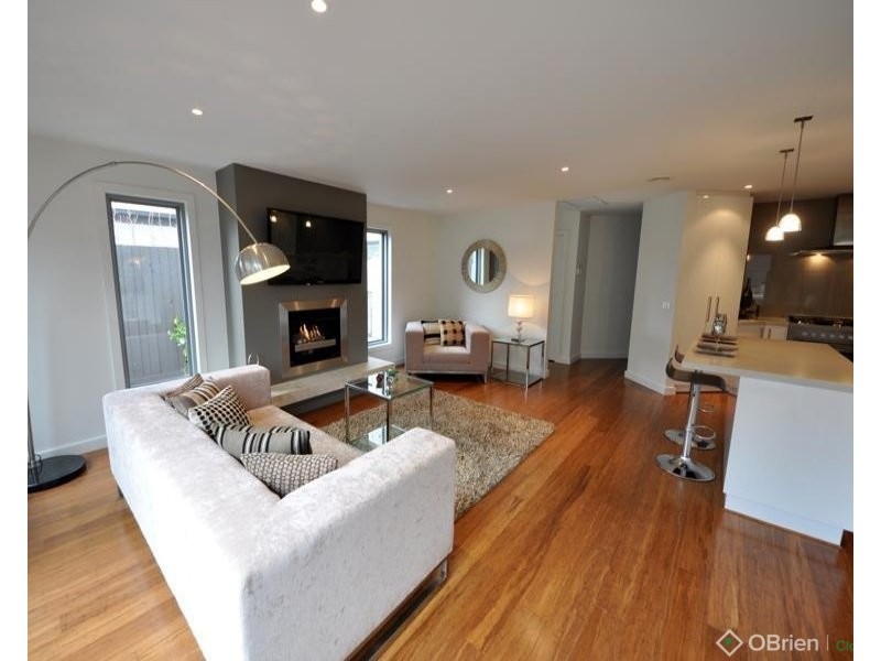 21 Caton Street, Warragul VIC 3820