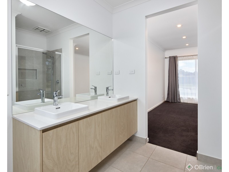 2 Cyathea Street, Drouin VIC 3818