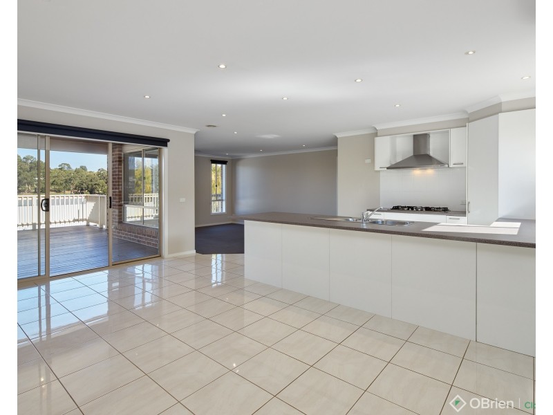 20 Monica Drive, Drouin VIC 3818
