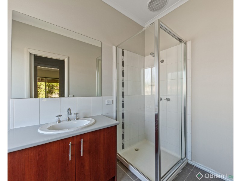 29 Clifford Drive, Drouin VIC 3818