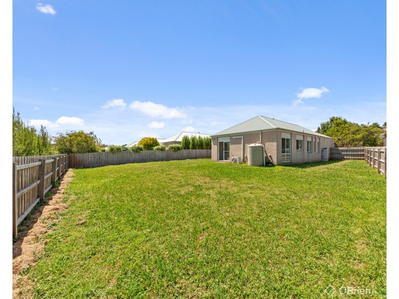 29 Clifford Drive, Drouin VIC 3818