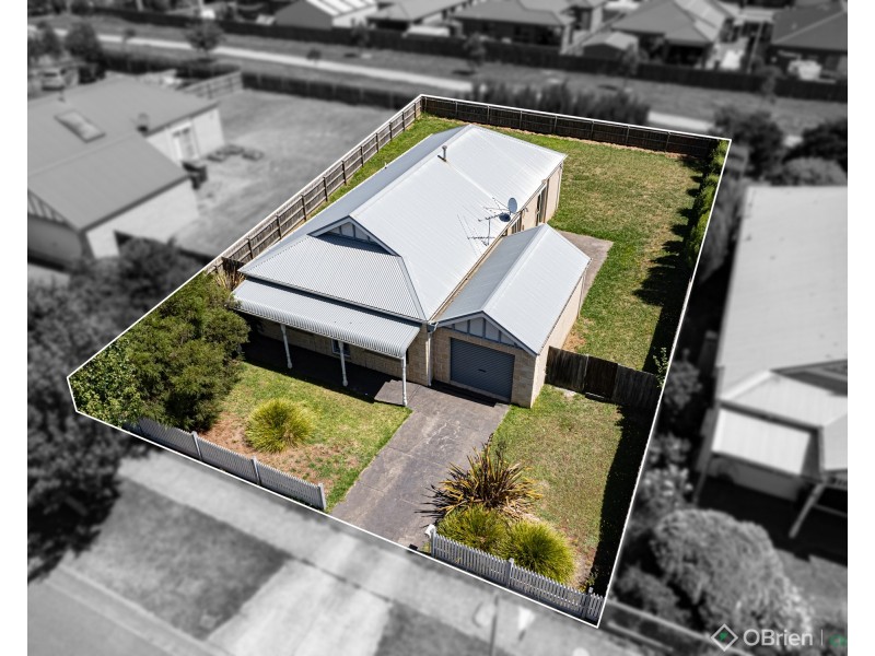 29 Clifford Drive, Drouin VIC 3818