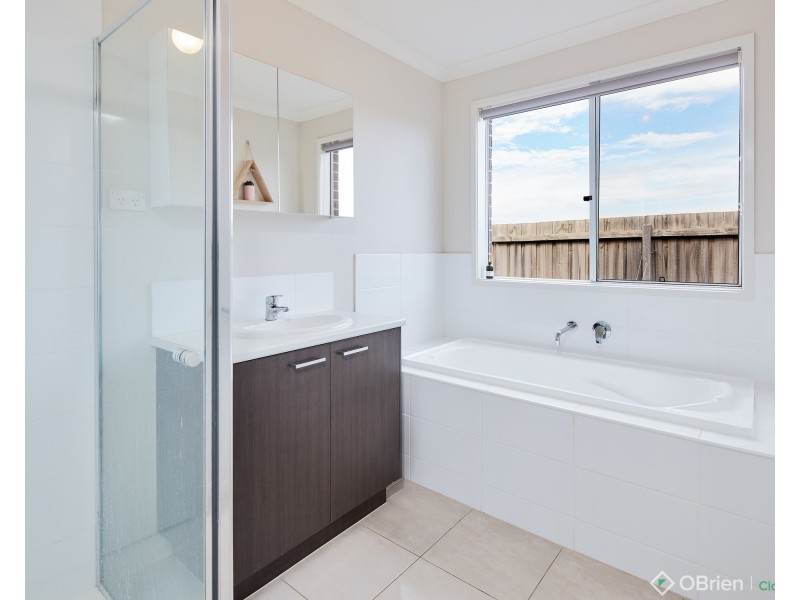 21 Skipton Street, Drouin VIC 3818