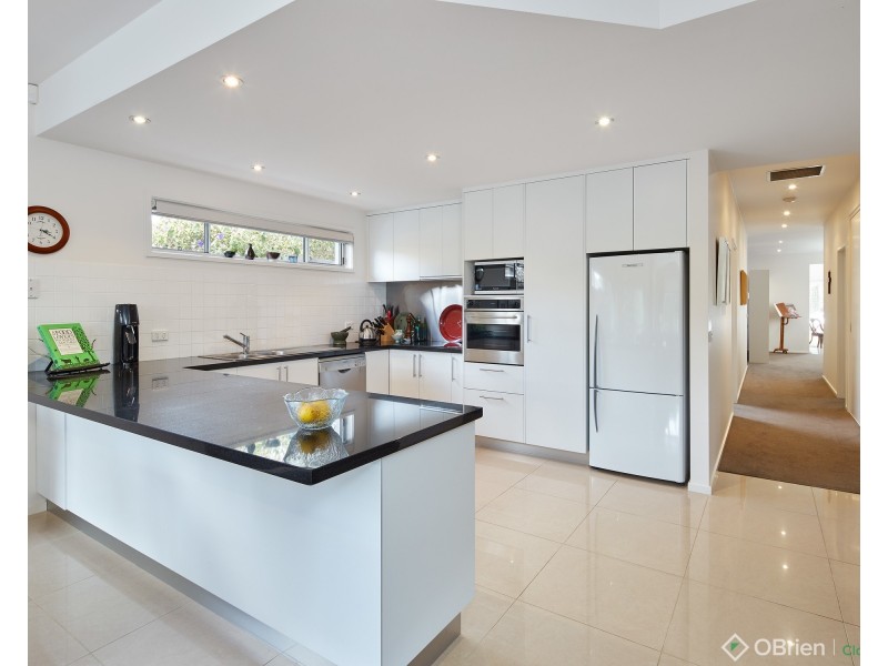 13A Clifford Street, Warragul VIC 3820
