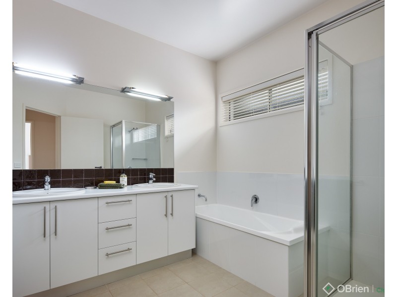 13A Clifford Street, Warragul VIC 3820