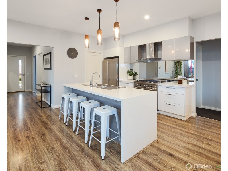 16 Bunyip Drive, Drouin VIC 3818