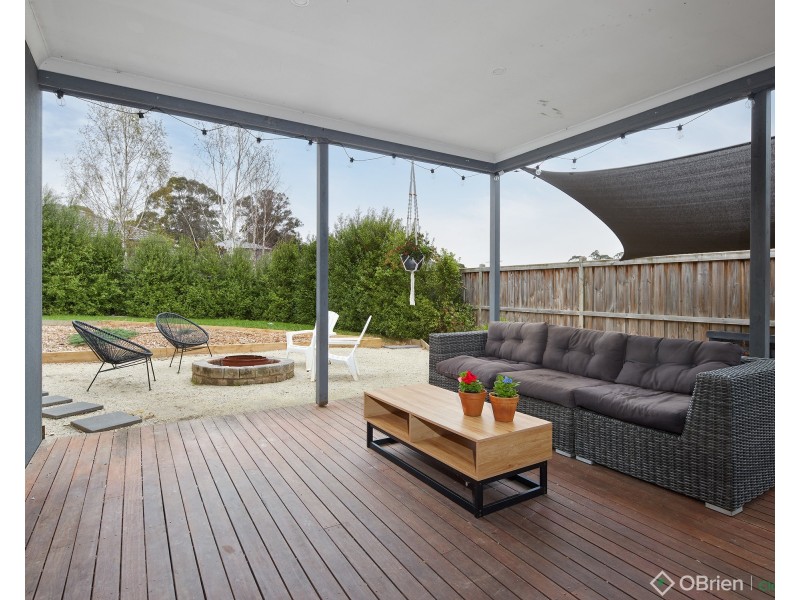 16 Bunyip Drive, Drouin VIC 3818