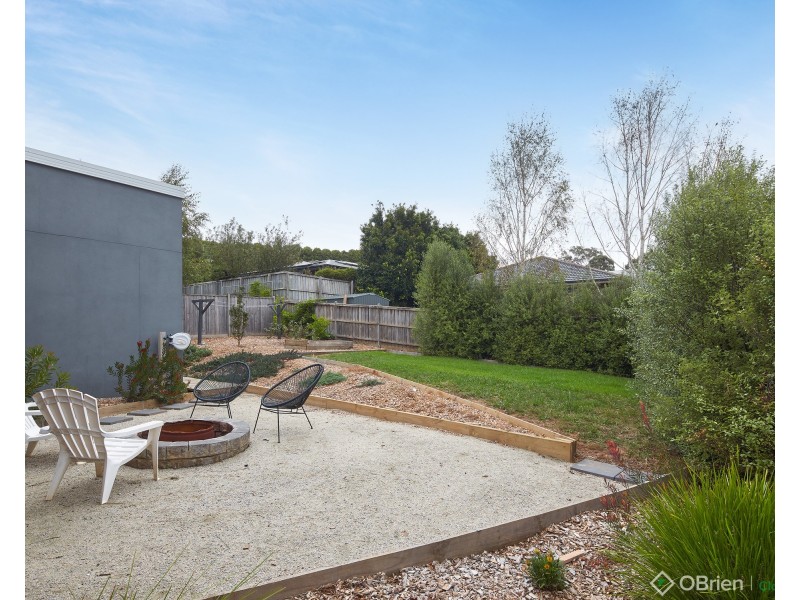 16 Bunyip Drive, Drouin VIC 3818