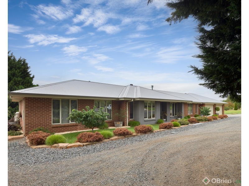 2/24 Pepperell Drive, Drouin VIC 3818