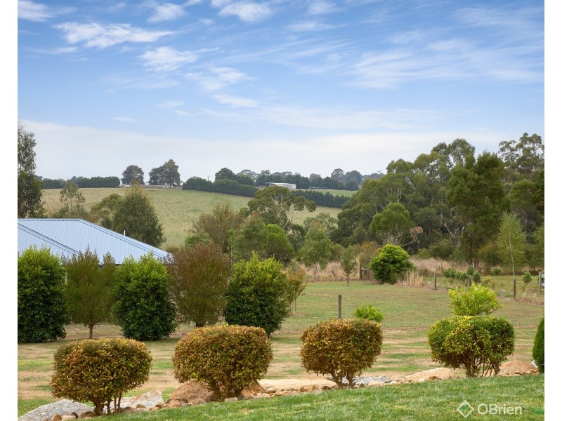 2/24 Pepperell Drive, Drouin VIC 3818