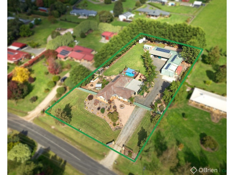 20 Fairway Drive, Drouin VIC 3818