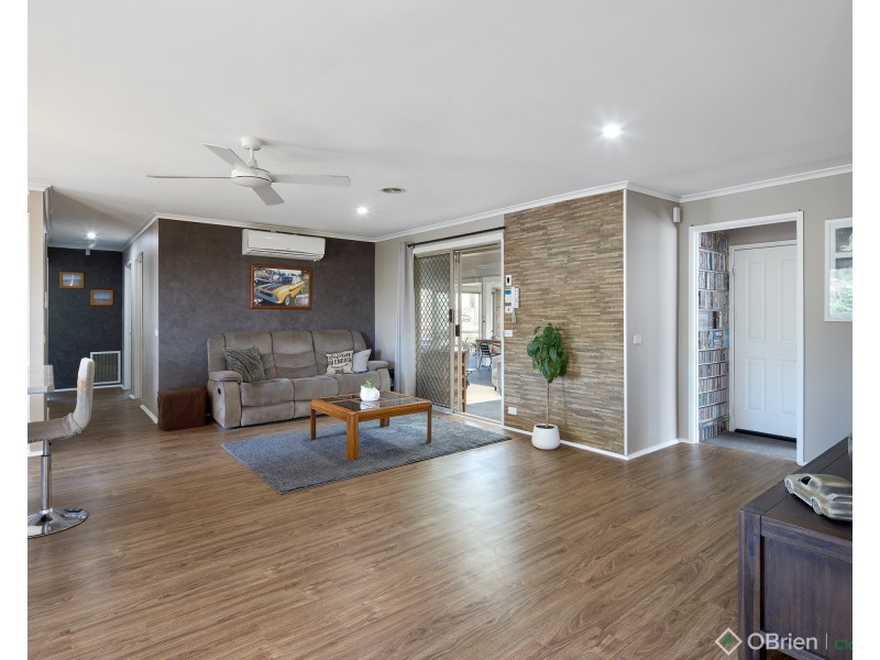 20 Fairway Drive, Drouin VIC 3818