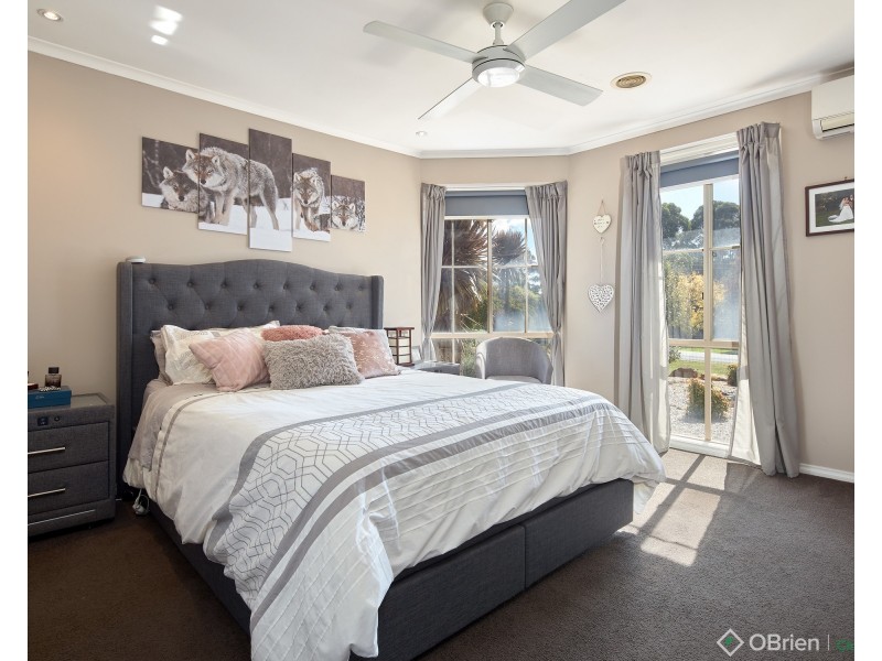 20 Fairway Drive, Drouin VIC 3818