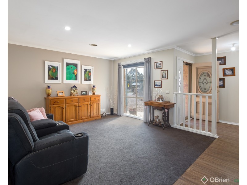 20 Fairway Drive, Drouin VIC 3818