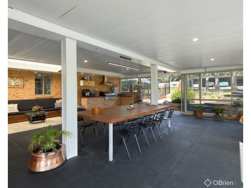 20 Fairway Drive, Drouin VIC 3818