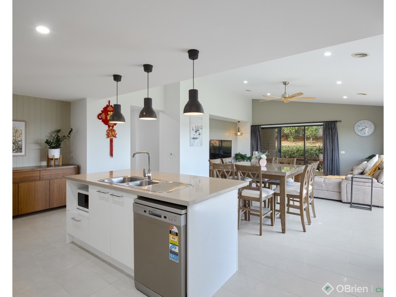 26 Limestone Court, Warragul VIC 3820