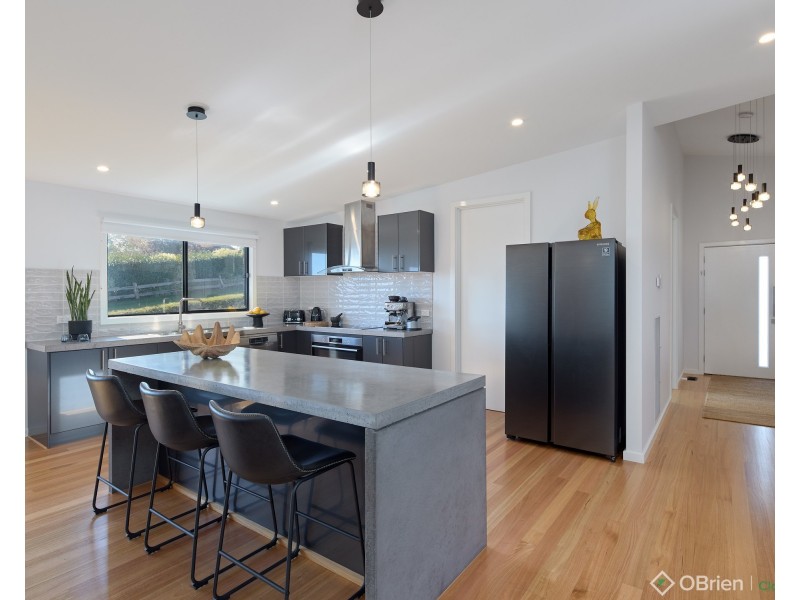 2 Bladen Street, Warragul VIC 3820