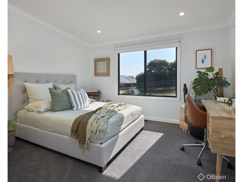 2 Bladen Street, Warragul VIC 3820