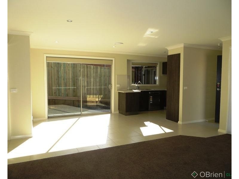 2/77 Burke Street, Warragul VIC 3820