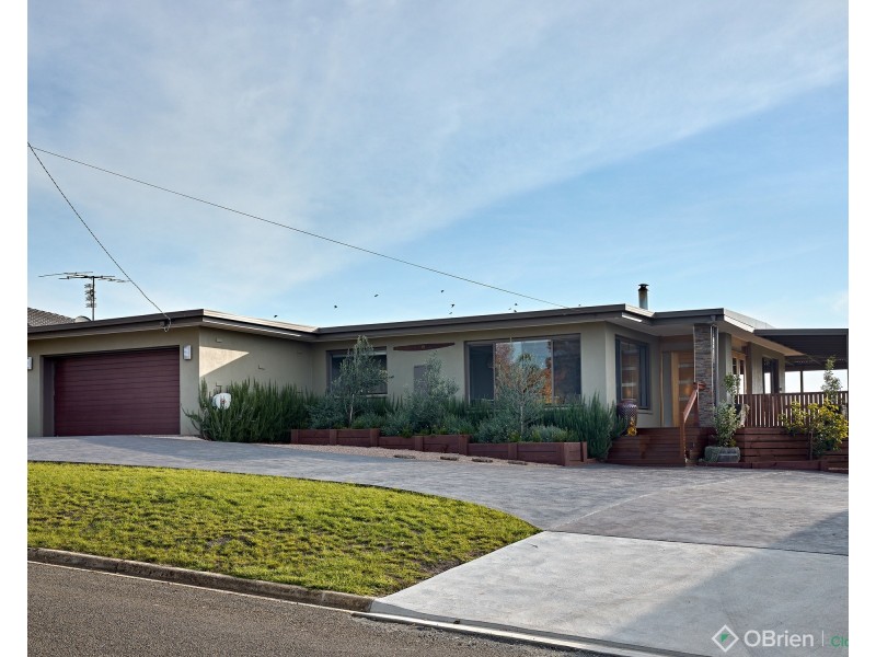 15-17 Beverley Street, Drouin East VIC 3818