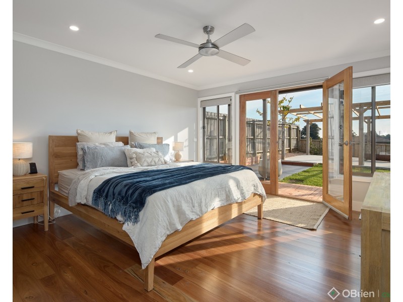 15-17 Beverley Street, Drouin East VIC 3818