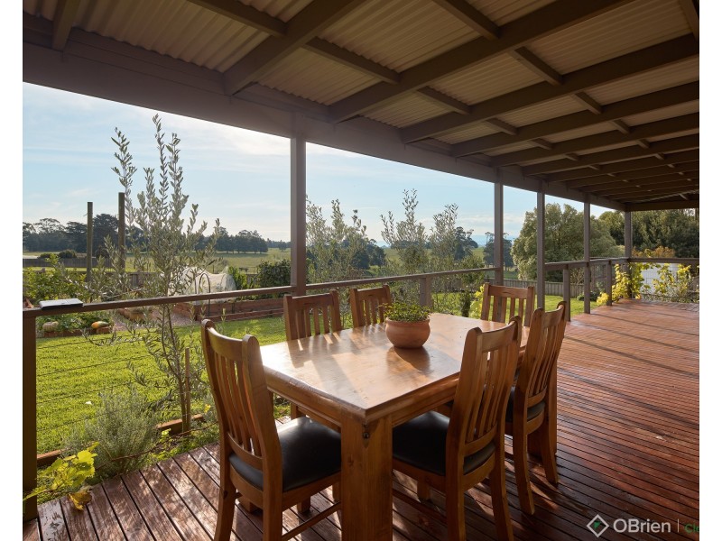 15-17 Beverley Street, Drouin East VIC 3818