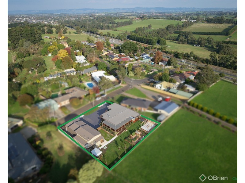 15-17 Beverley Street, Drouin East VIC 3818