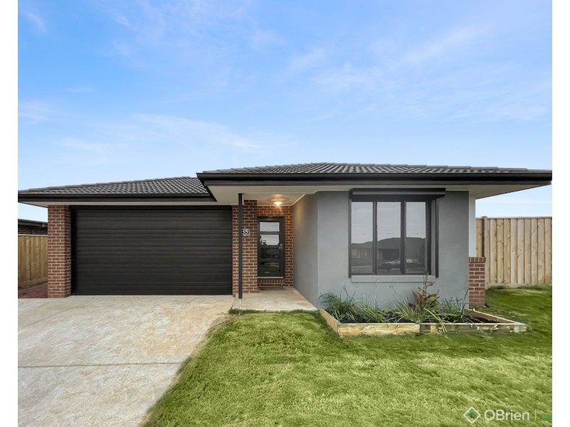 35 King Parrot Boulevard, Drouin VIC 3818