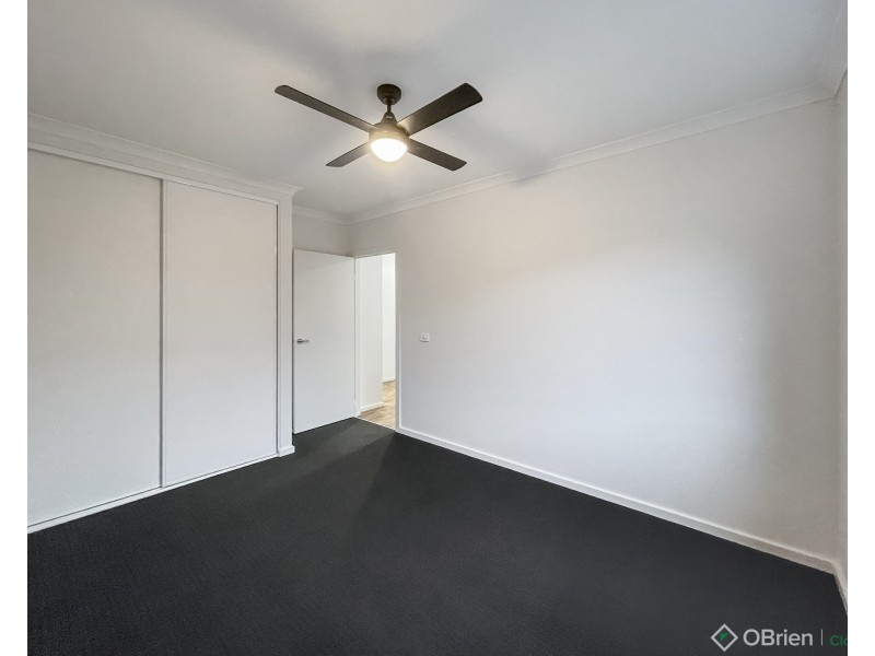 35 King Parrot Boulevard, Drouin VIC 3818