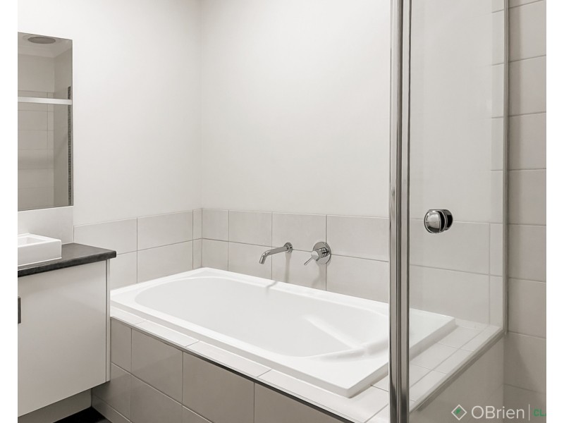 3/4 Hearn Street, Drouin VIC 3818